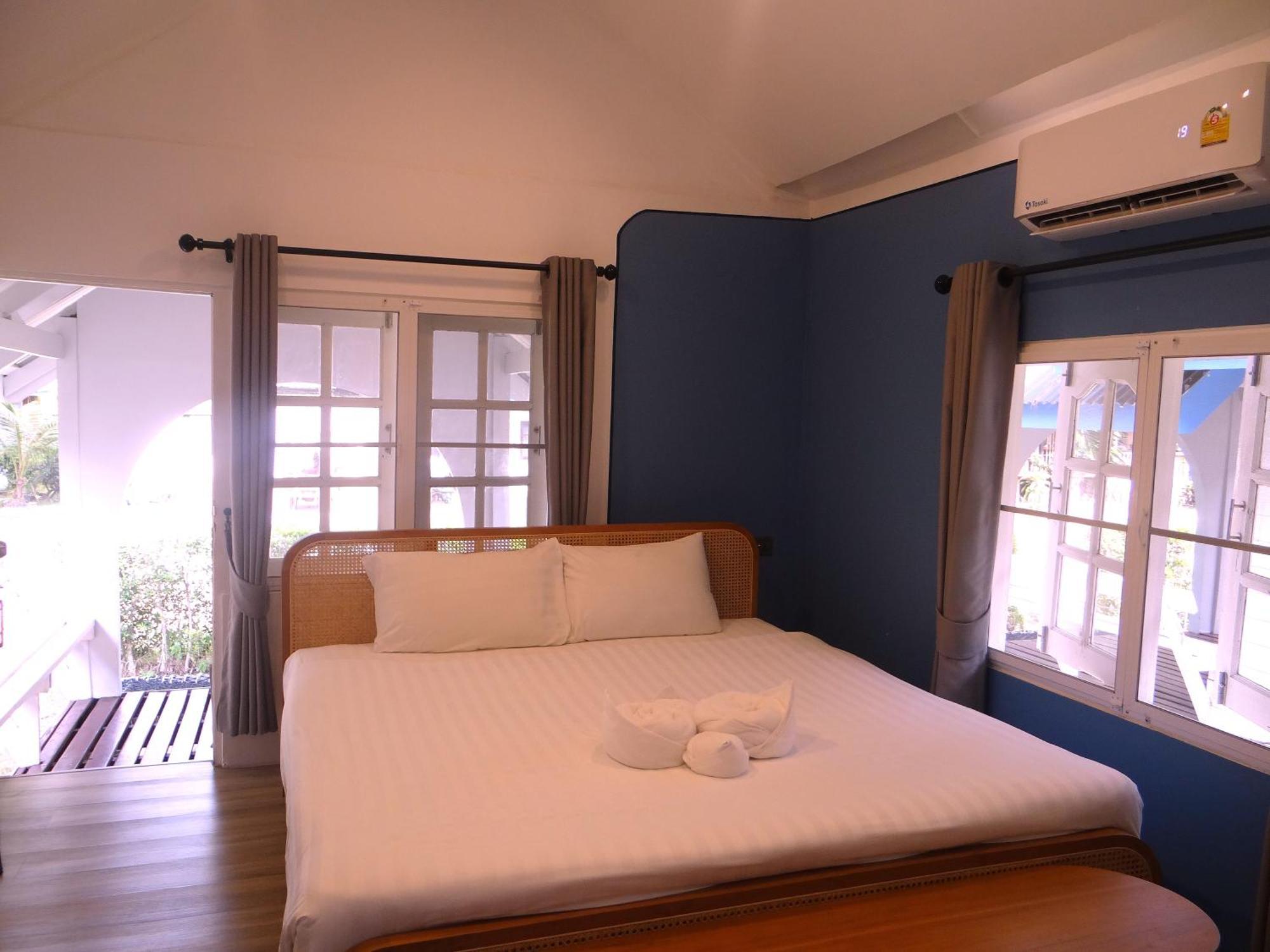 Pan Beachfront Resort Krabi Klong Muang Beach Exterior photo